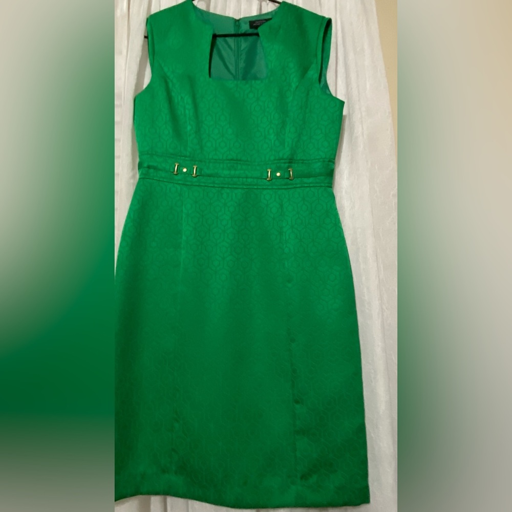 Tahari Arthur S. Levine Size 10 - Picture 7 of 7